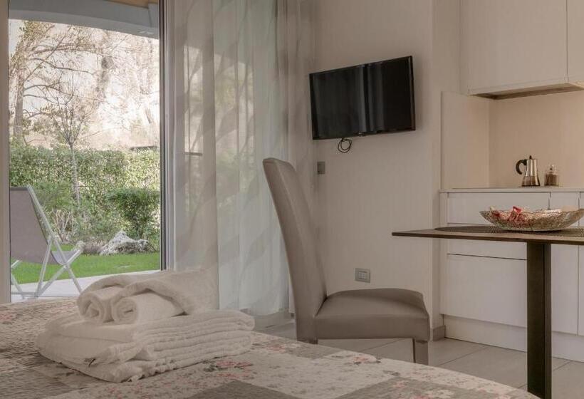 إستوديو ديلوكس, Yachting Residence