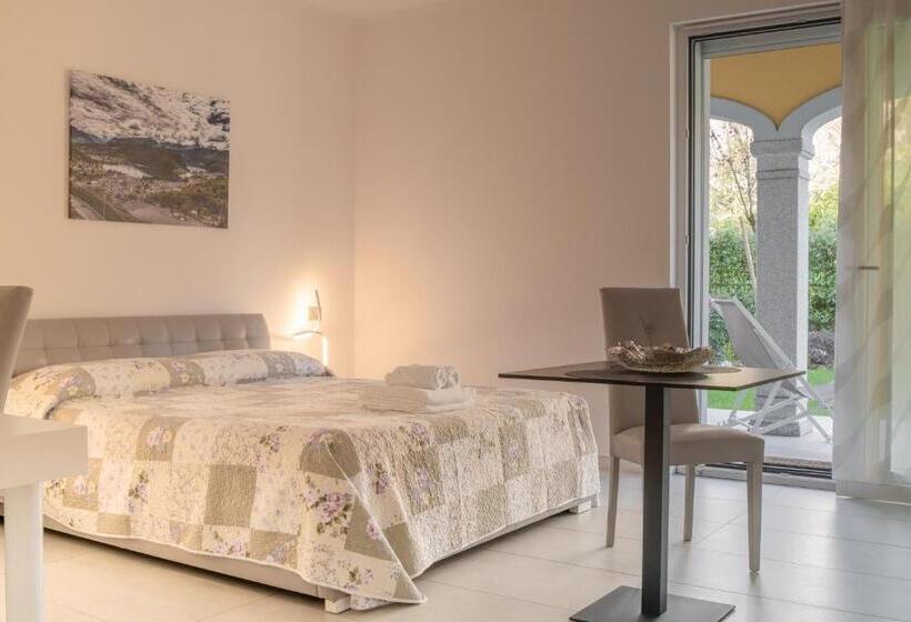 إستوديو ديلوكس, Yachting Residence