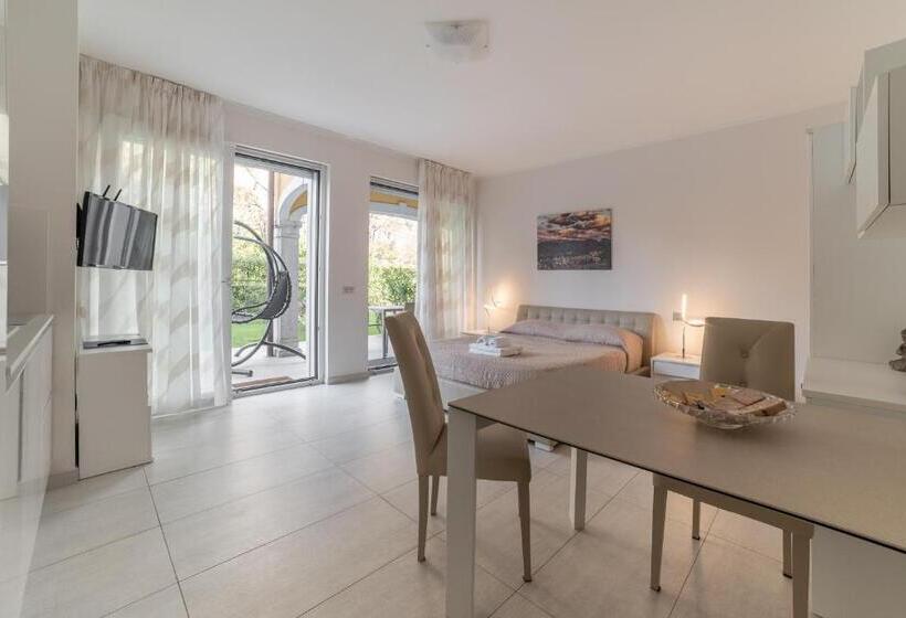 إستوديو ديلوكس, Yachting Residence