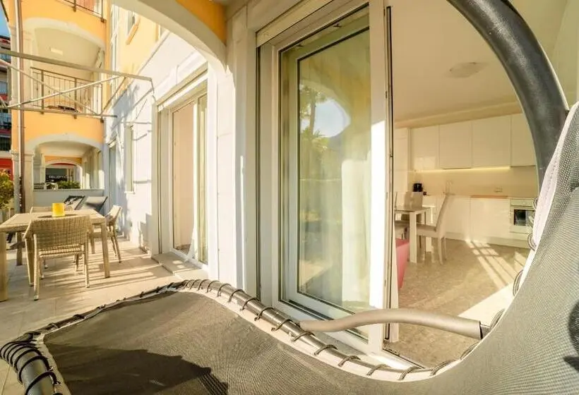 テラス付き１ベッドルームアパートメント, Yachting Residence