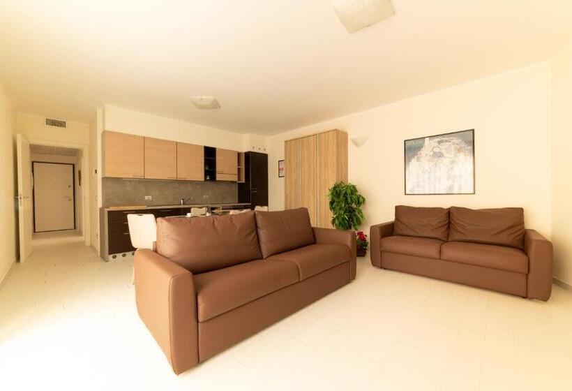 شقة غرفة نوم واحدة مزودة بشُرفة, Yachting Residence