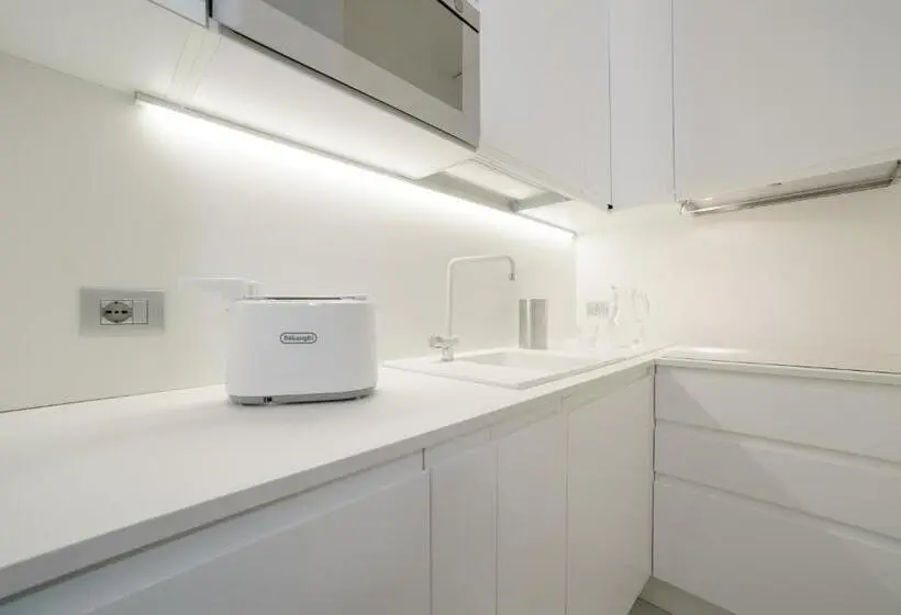 庭の見える１ベッドルームアパートメント, Yachting Residence