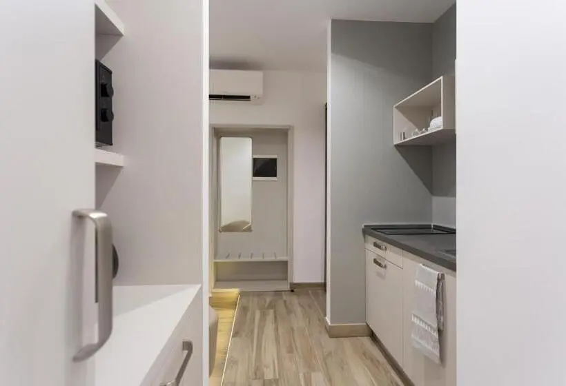 استودیوی استاندارد, Aparthotel Durini