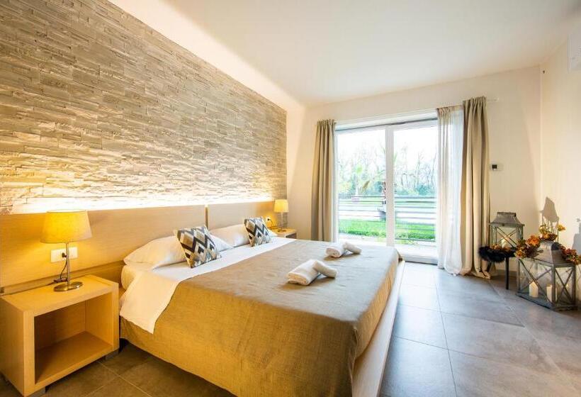 اتاق استاندارد سه تخته با چشمانداز استخر, Agriturismo Dolce Luna