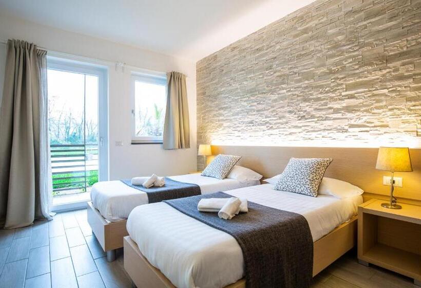 اتاق استاندارد با چشمانداز استخر, Agriturismo Dolce Luna