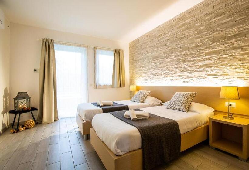 اتاق استاندارد با چشمانداز استخر, Agriturismo Dolce Luna