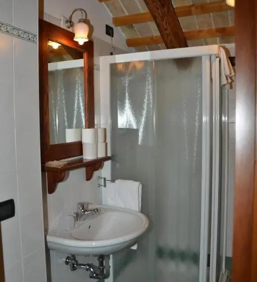 スタンダードスタジオ, Agriturismo Terra Di Zosagna