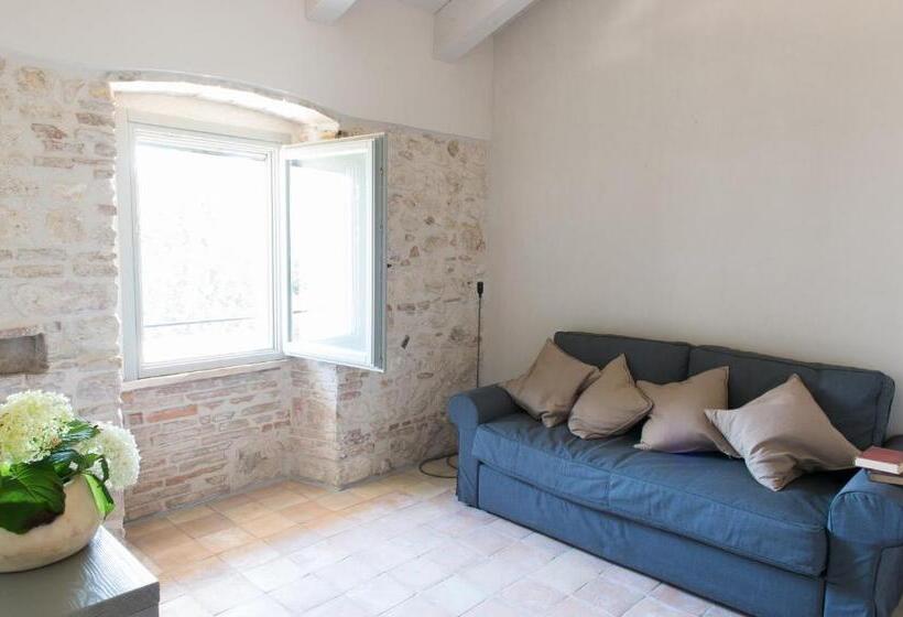 جناح, Relais Casale Valigi