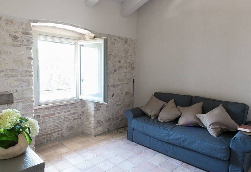 جناح, Relais Casale Valigi