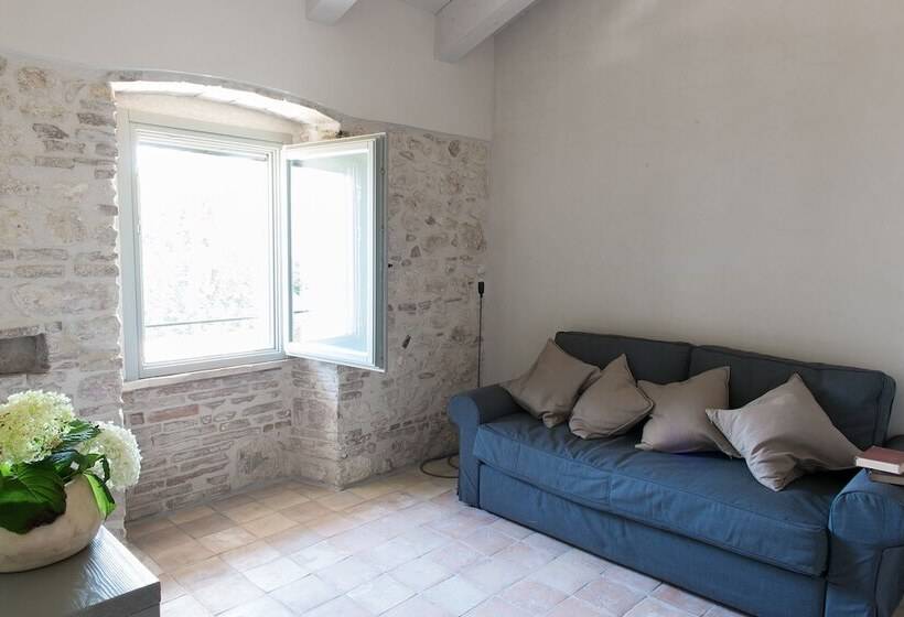 جناح, Relais Casale Valigi