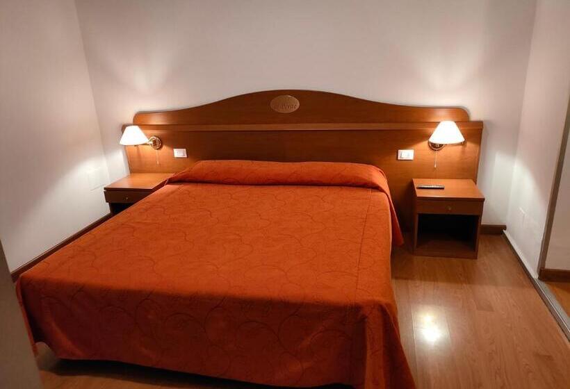 غرفة عائلية, Alloggio Al Ponte