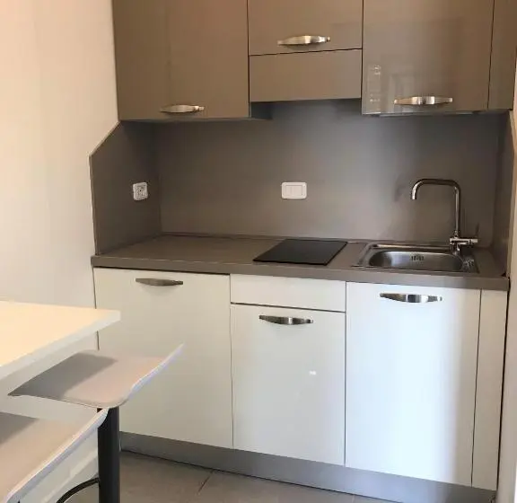 استودیوی استاندارد, Residence Acquasuite
