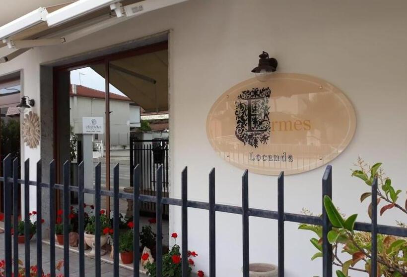 اتاق استاندارد چهار تخته, Locanda Ermes