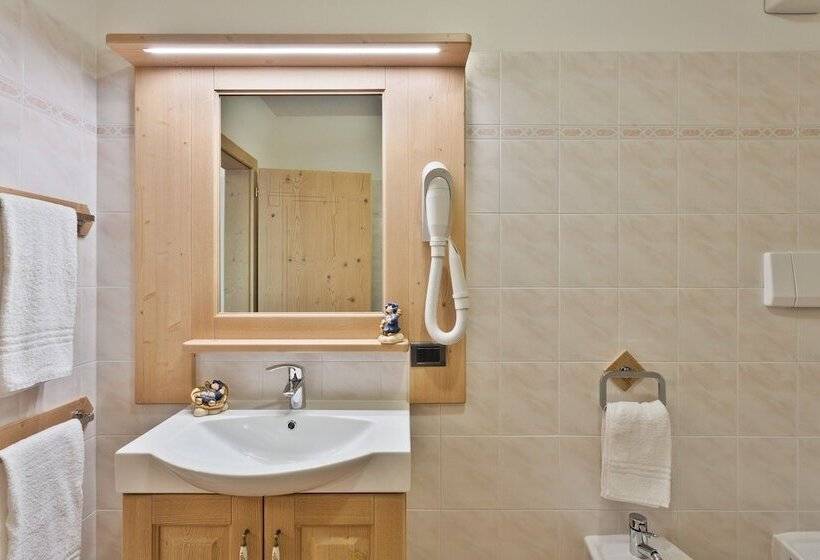 جناح مزوَّد بشرفة, Residence Ronchi