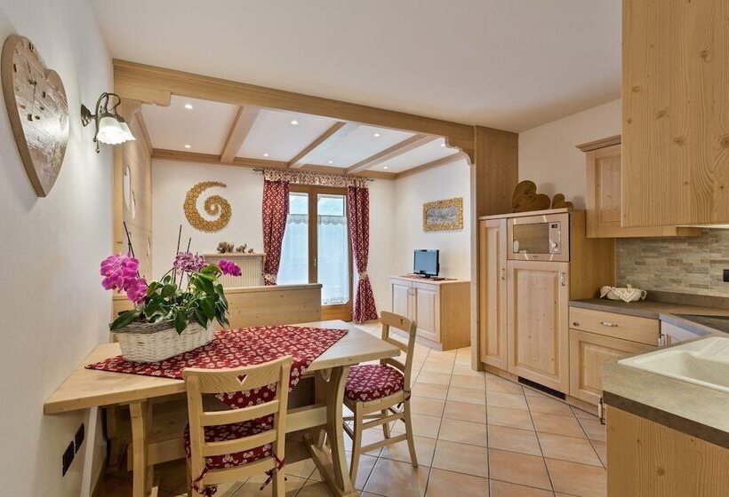 جناح مزوَّد بشرفة, Residence Ronchi