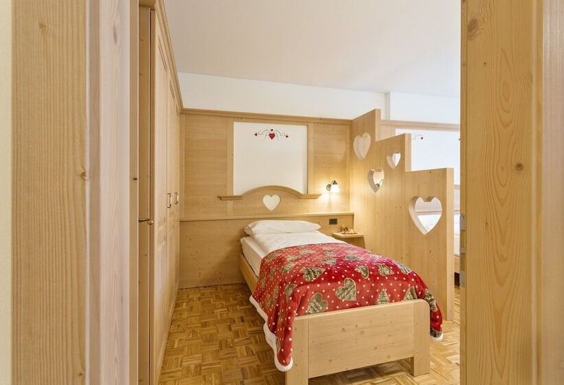 جناح مزوَّد بشرفة, Residence Ronchi