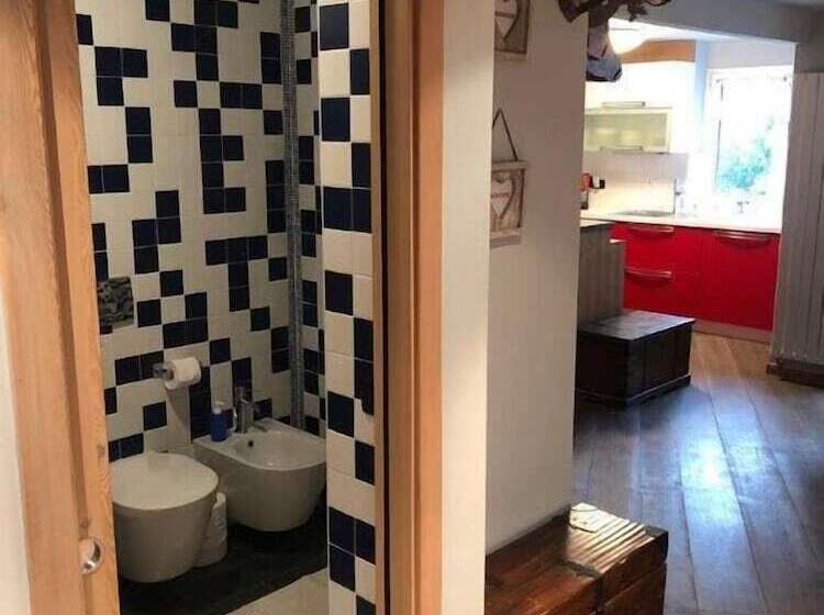 Апартаменты 2 Спальни, Aux Pieds Du Roi  Suite & Spa