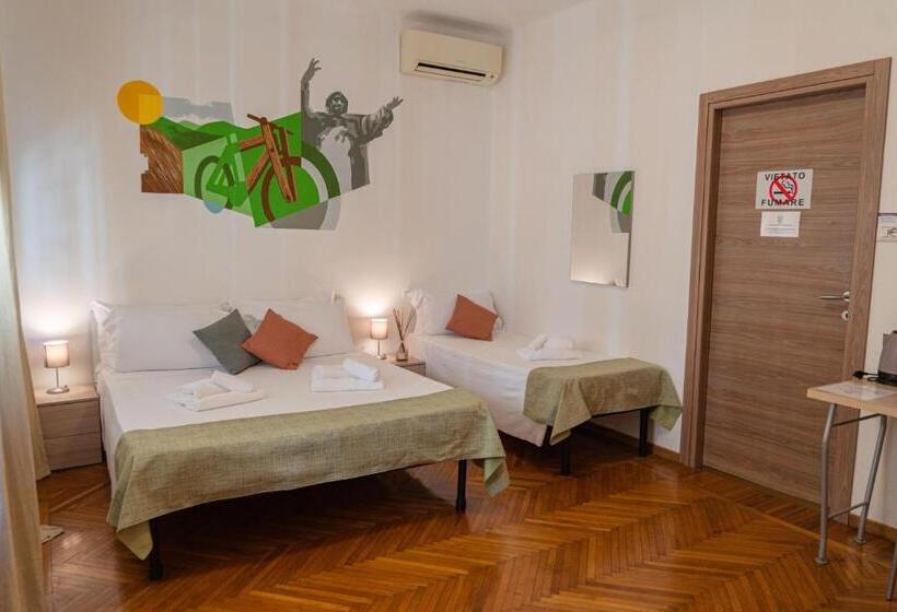 اتاق راحتی سه تخته, Bed & Bike Ferrara