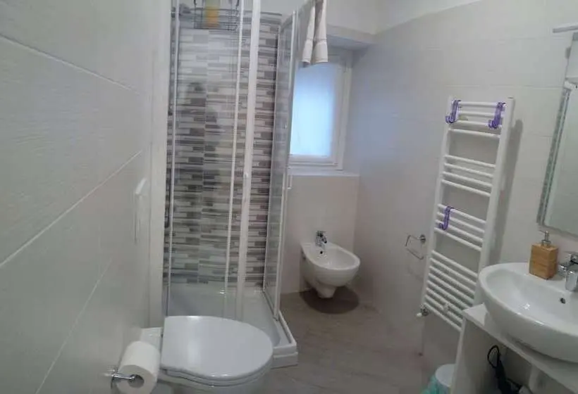 اتاق لوکس چهار تخته, Belsorrisovarese Elegance City Residence Private Parking With Reservation