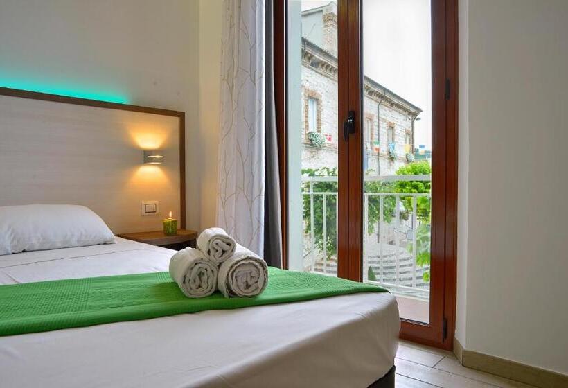 バルコニー付スタンダード4ベッドルーム, Viverenumana