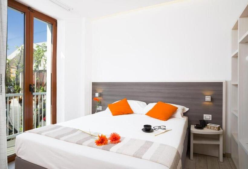 バルコニー付きスタンダードトリプルルーム, Viverenumana