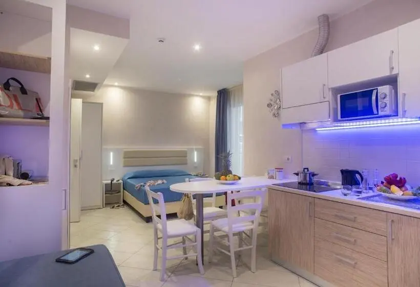 استودیوی استاندارد, White Suite & Apartments