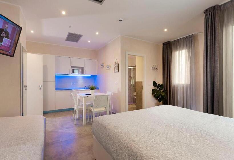 استودیوی استاندارد, White Suite & Apartments