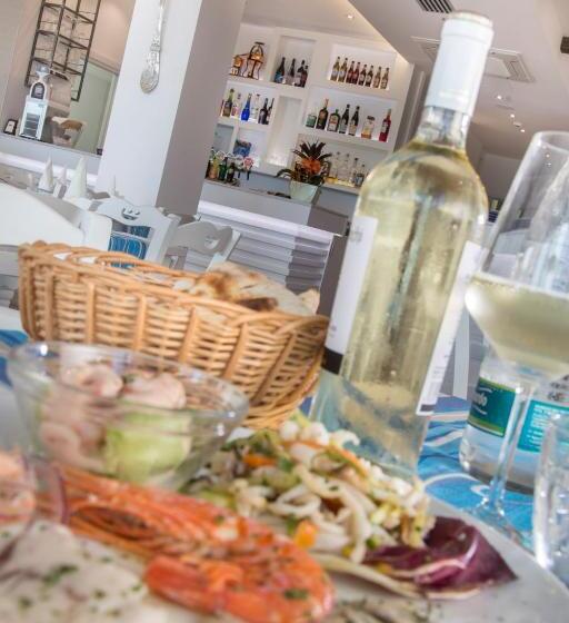 استودیو استاندارد با چشم‌انداز دریا, White Suite & Apartments