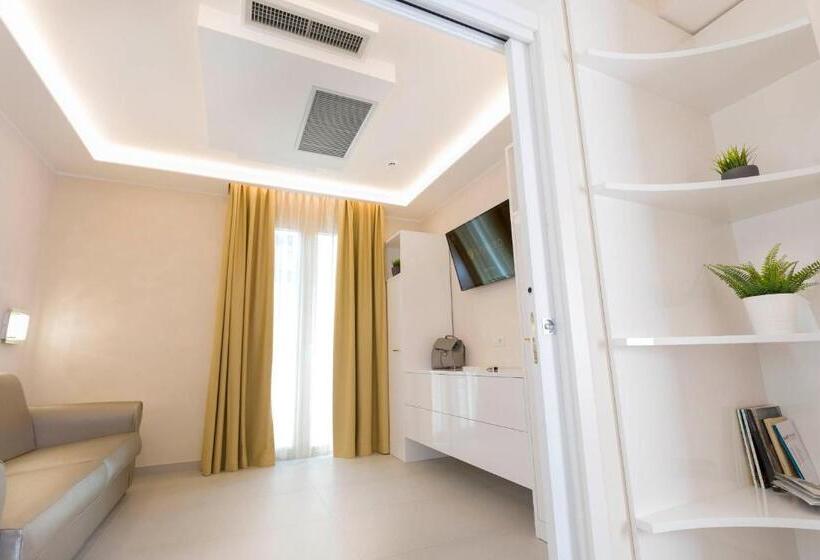 1 Bedroom Penthouse Apartment, White Suite & Apartments