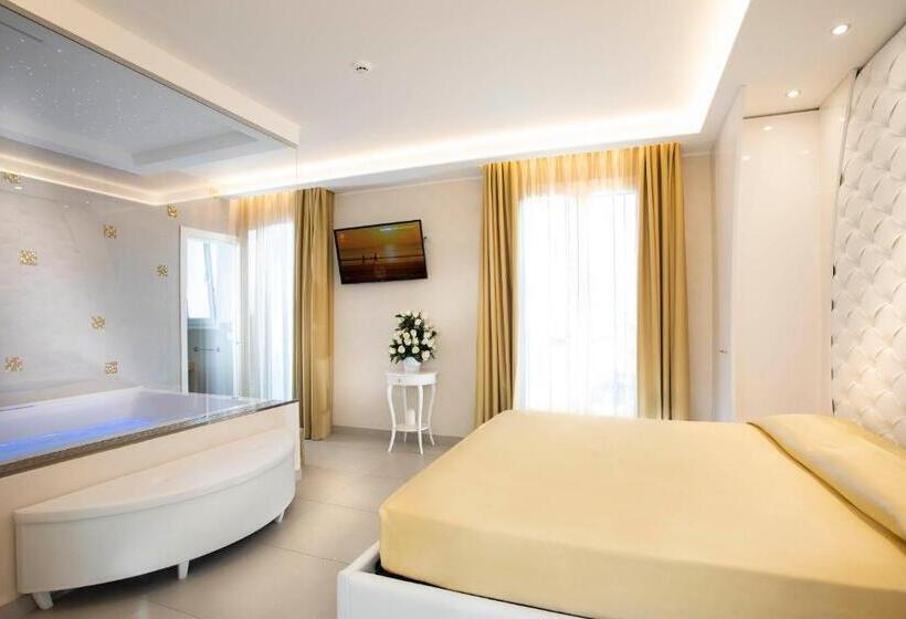 1 Bedroom Penthouse Apartment, White Suite & Apartments
