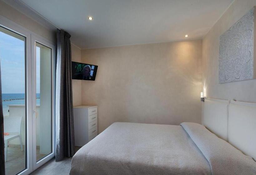 آپارتمان 2 خوابه با چشم‌انداز دریا, White Suite & Apartments