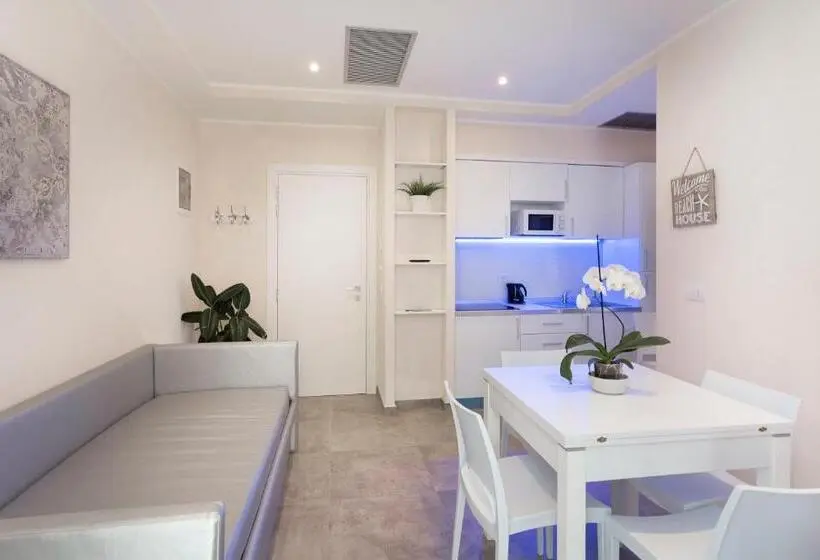 آپارتمان 2 خوابه با چشمانداز دریا, White Suite & Apartments