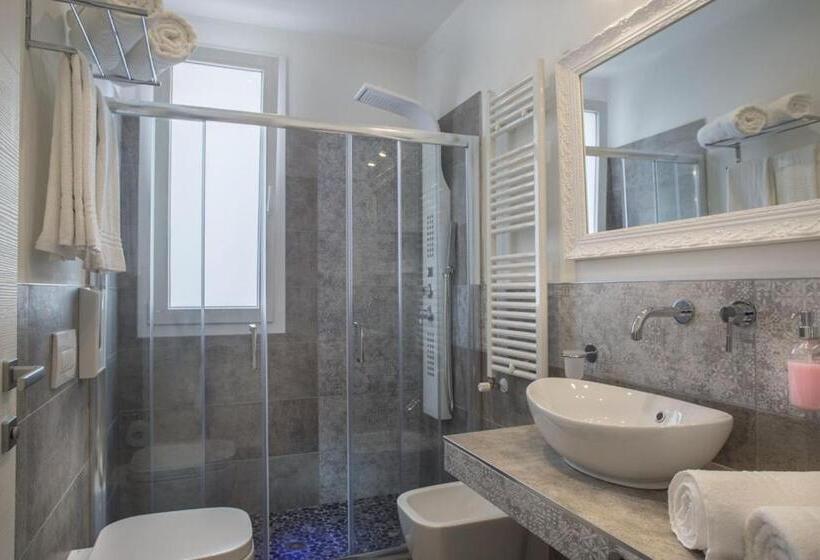 דירת 2 חדרים נוף לים, White Suite & Apartments
