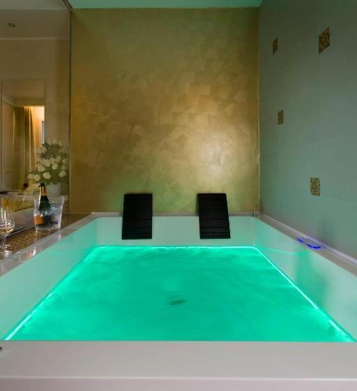 1 Bedroom Penthouse Apartment, White Suite & Apartments