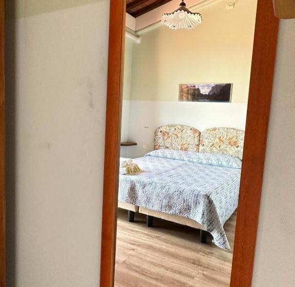 شقة غرفة واحدة, Villa Ilangi