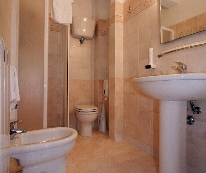 Номер Стандарт, Camere Santucci