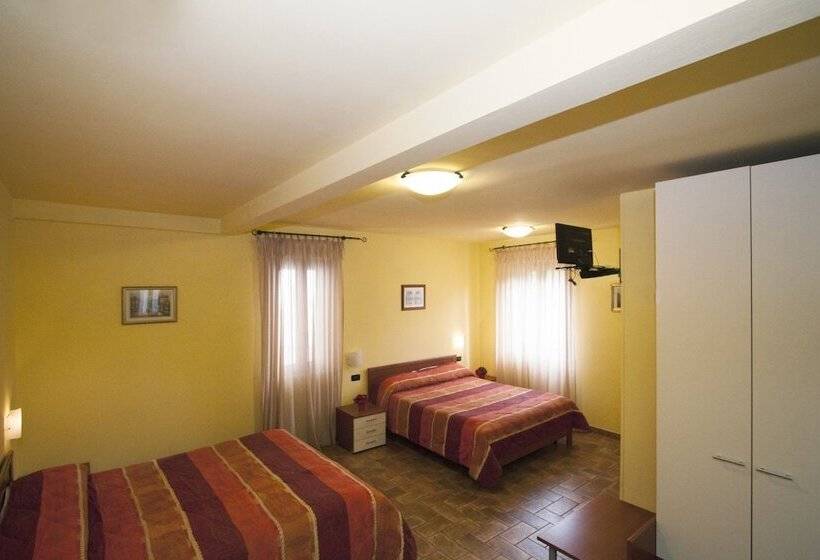 Четырехместный Номер Стандарт, Camere Santucci