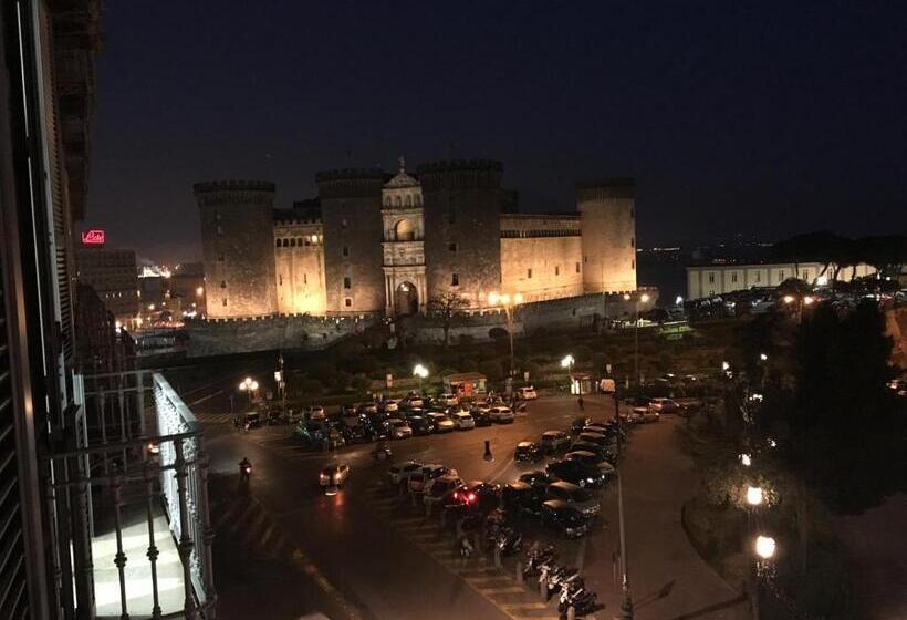 اتاق استاندارد با بالکن و چشم‌انداز دریا, I Giardini Del Re