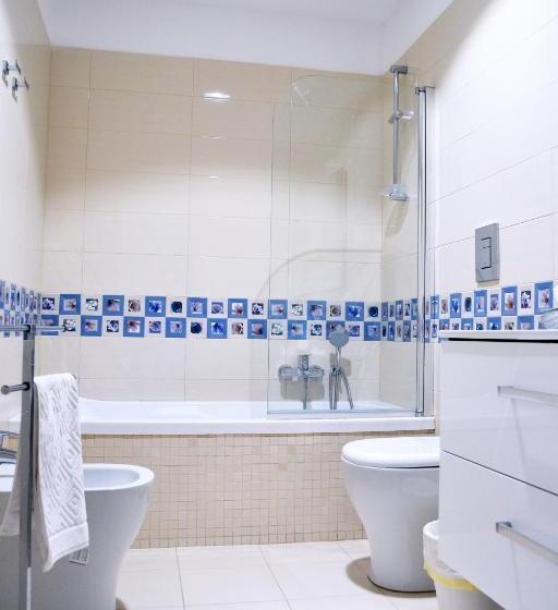 اتاق استاندارد با بالکن و چشم‌انداز دریا, I Giardini Del Re