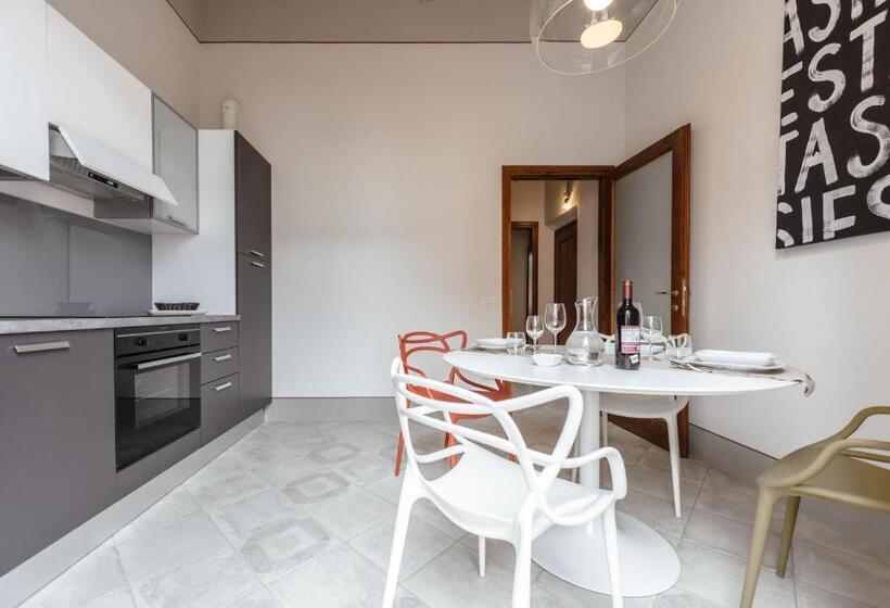 带1个卧室的带阳台的公寓, Residenza Cavour