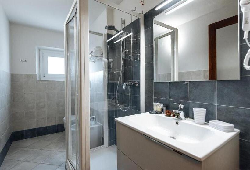 דירת חדר, Residenza Cavour