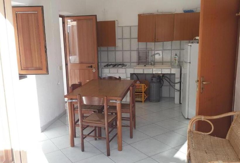 デラックストリプルルーム, Case La Pergola