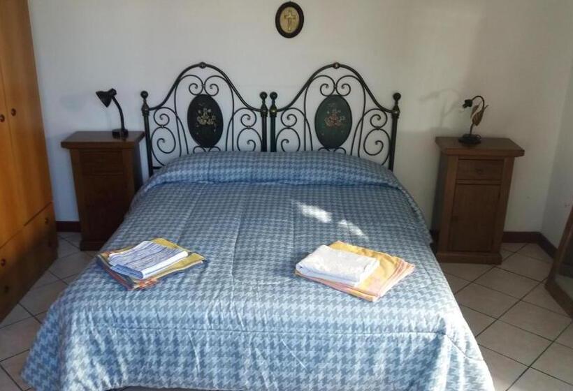 Quarto Estandar, Case La Pergola