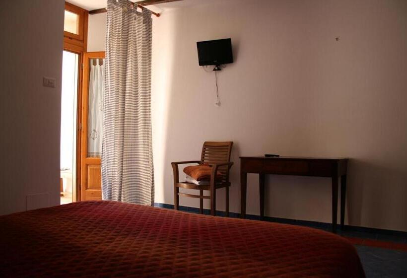 اتاق استاندارد چهار تخته, Casina Dei Preti