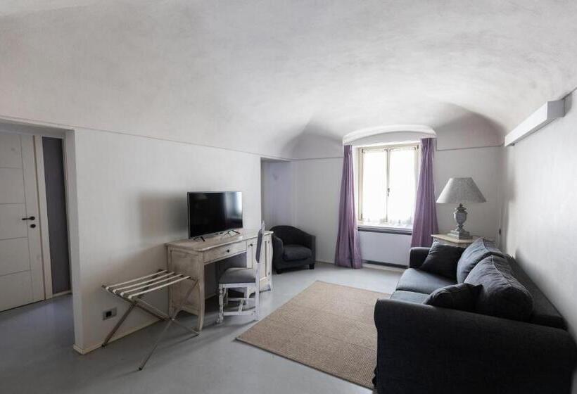 غرفة قياسية ثلاثية, Vincafè