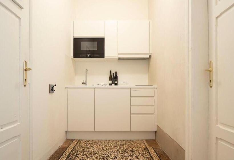 Полулюкс с Балконом, Villa Bergmann Suites Meran