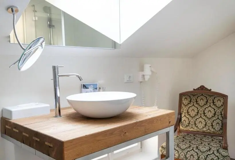 Superior suite with balcony, Villa Bergmann Suites Meran