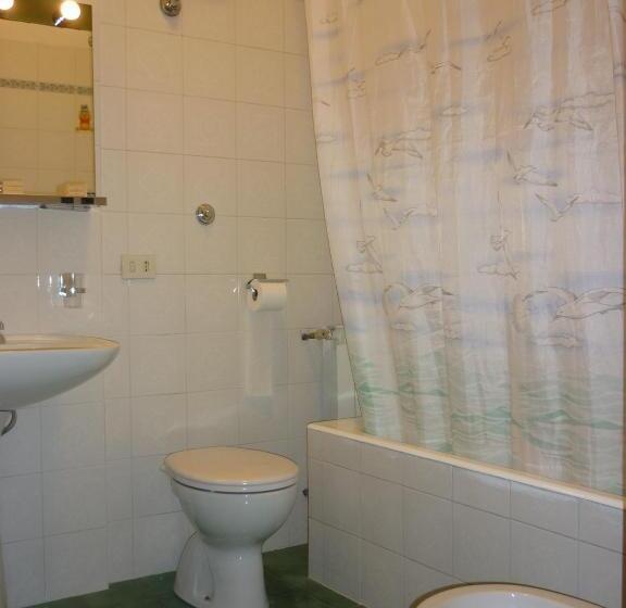 דירת חדר עם טרסה, Eur Nir Residence