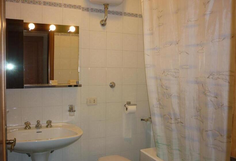 דירת חדר עם טרסה, Eur Nir Residence