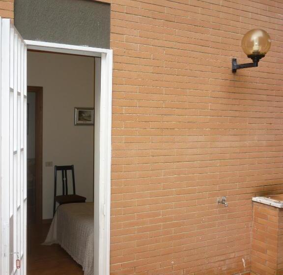 آپارتمان 1 خوابه همکف, Eur Nir Residence